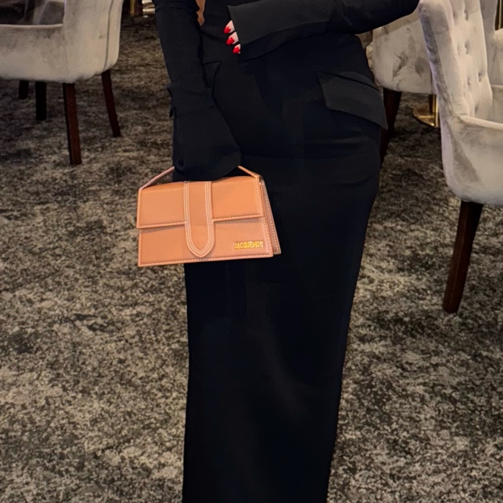Elegant Black Long Sleeve Dress - Picture 5 of 6